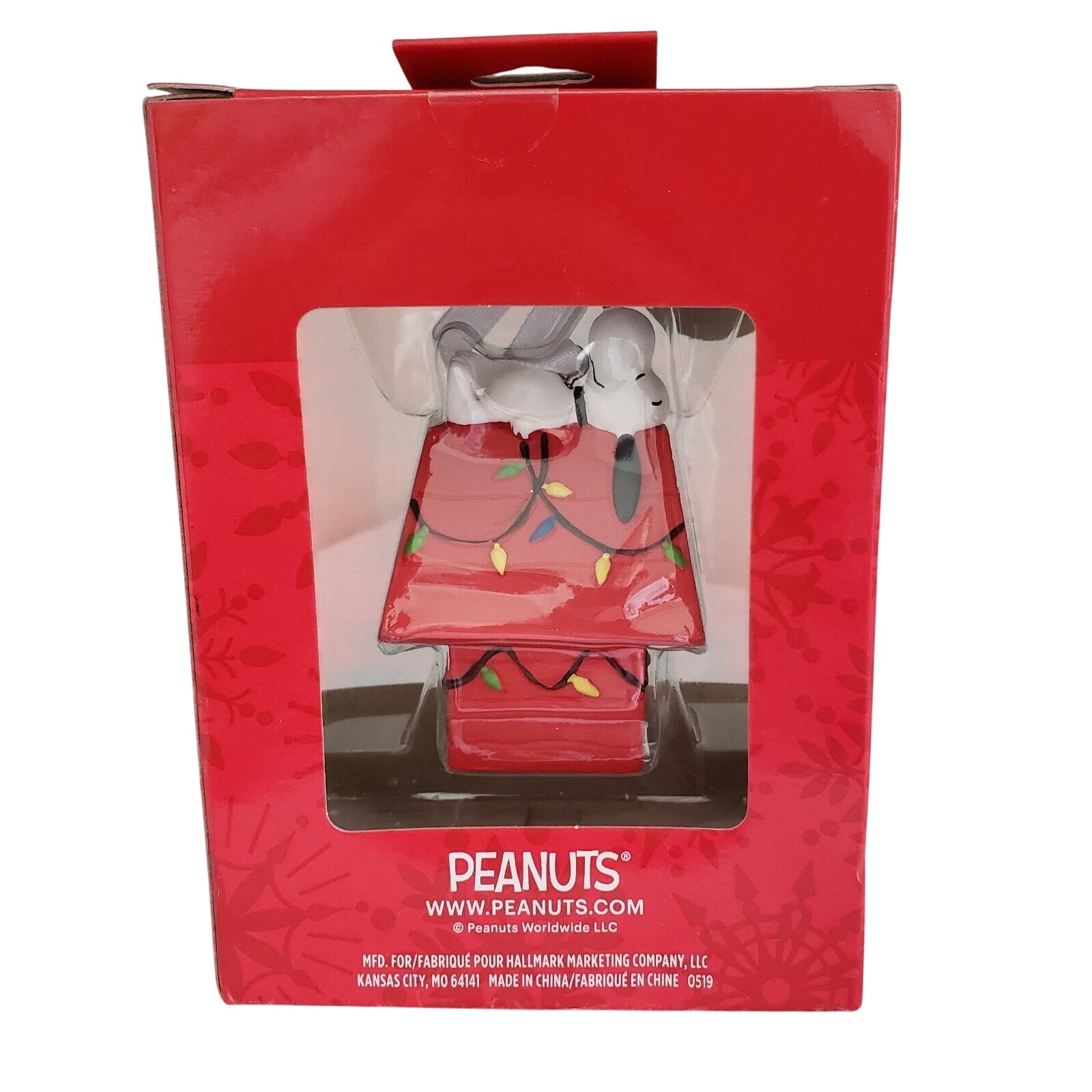 1HCM8968 Snoopy Hallmark Ornament (Peanuts) 1HCM8968