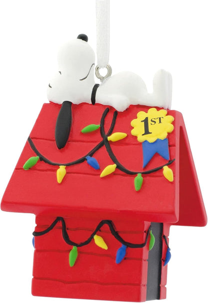 1HCM8968 Snoopy Hallmark Ornament (Peanuts) 1HCM8968