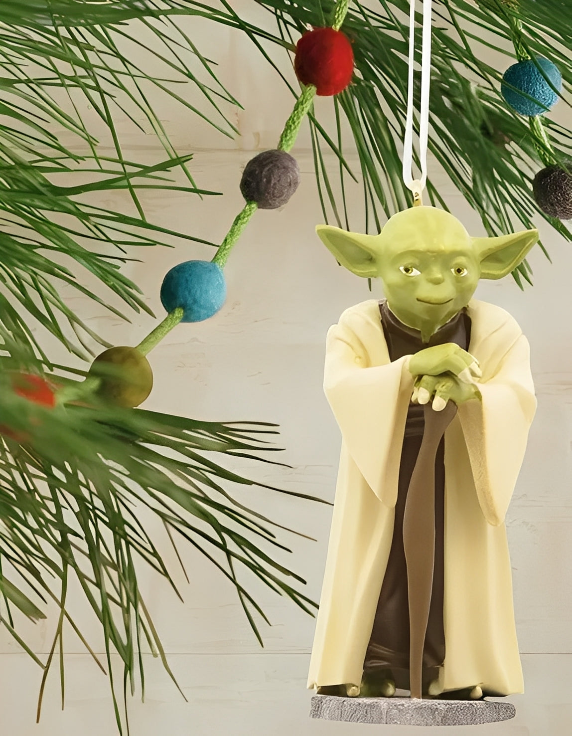 1HCM9882 Yoda Hallmark Ornament (Star Wars) 1HCM9882