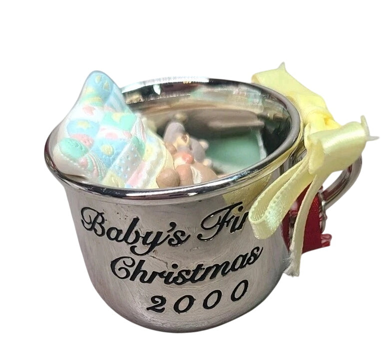 2000 Baby's First Christmas Hallmark Ornament (Baby's First Christmas) QX8041