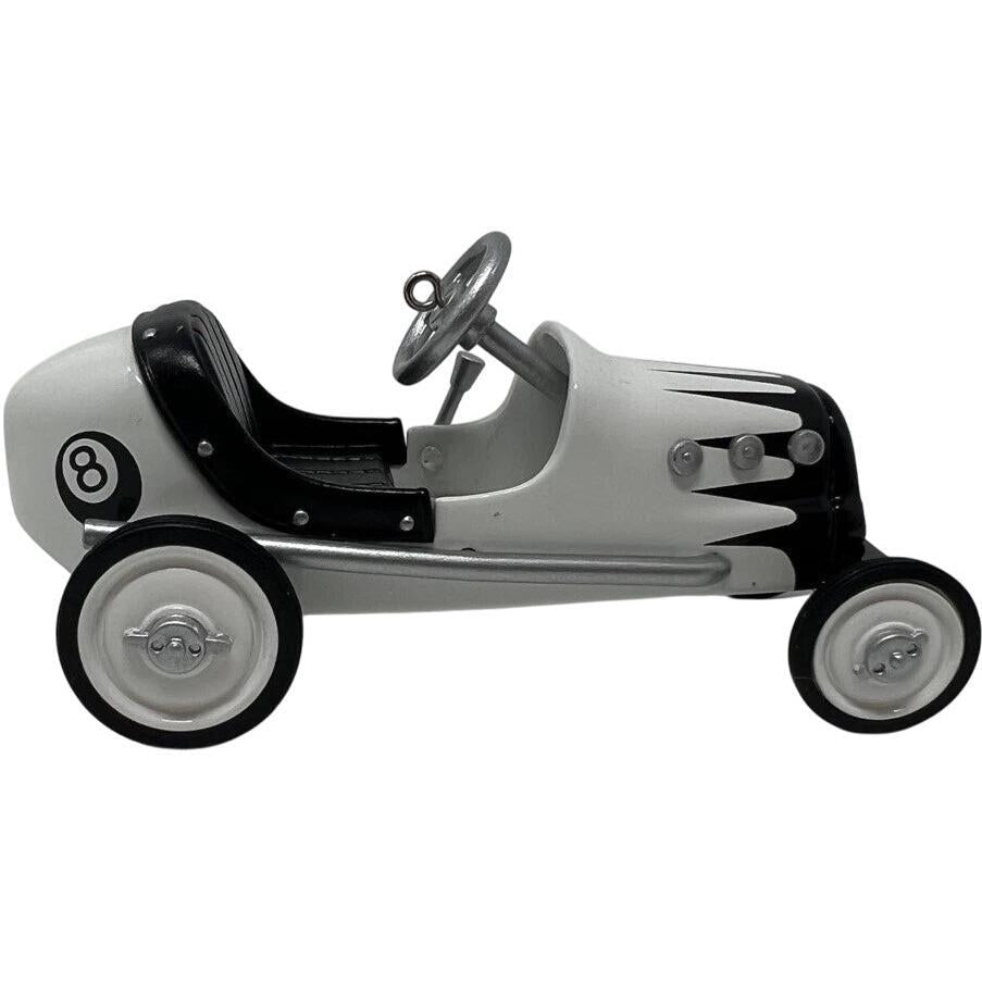 2000 Hallmark Ornament (1960) Eight Ball Racer Hallmark Ornament (Winner's Circle) QEO8562