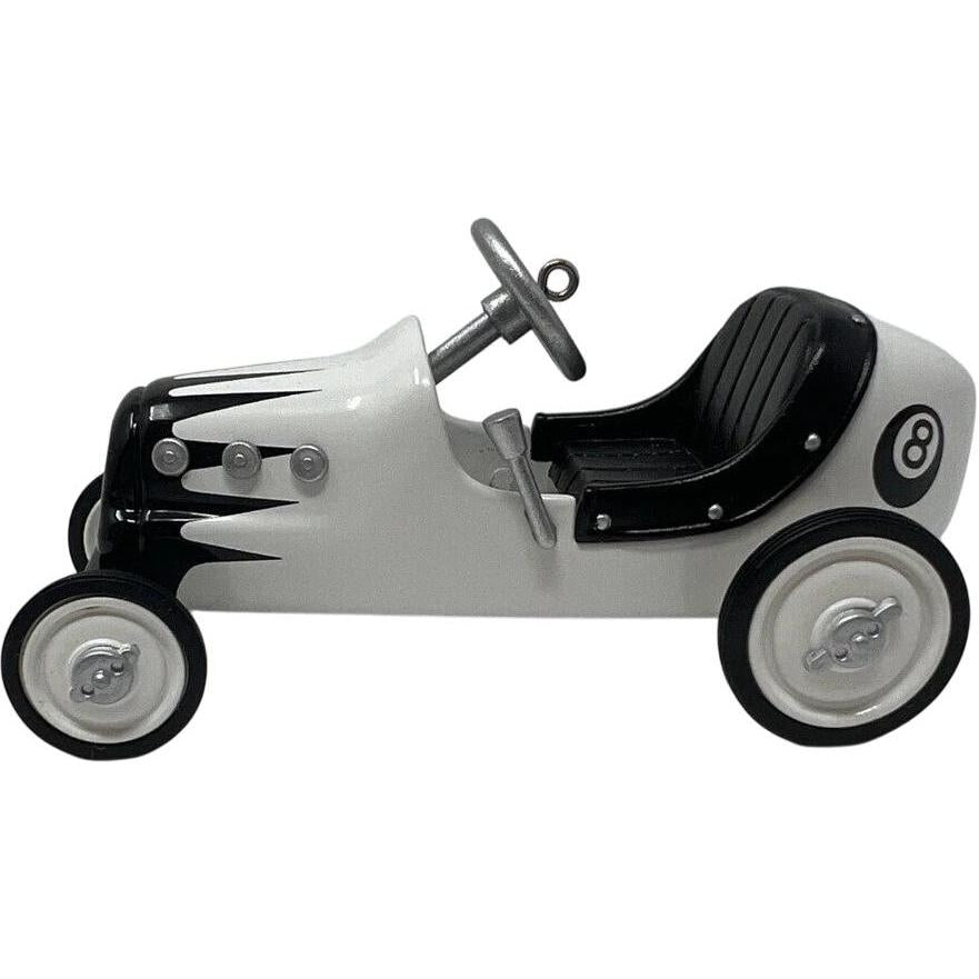 2000 Hallmark Ornament (1960) Eight Ball Racer Hallmark Ornament (Winner's Circle) QEO8562