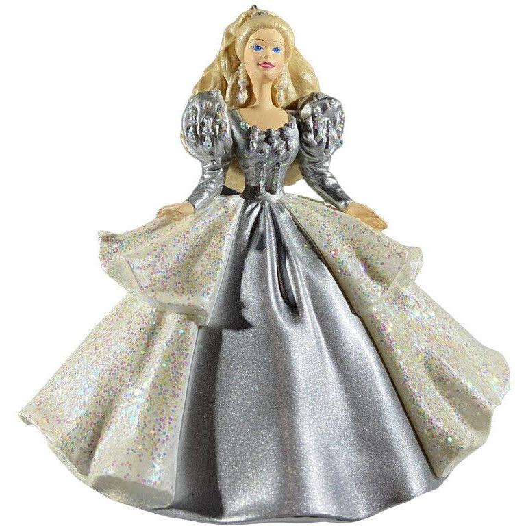 2000 Hallmark Ornament (1992) Happy Holidays Barbie Hallmark Ornament (Holiday Barbie Collector's Club) QXC4494