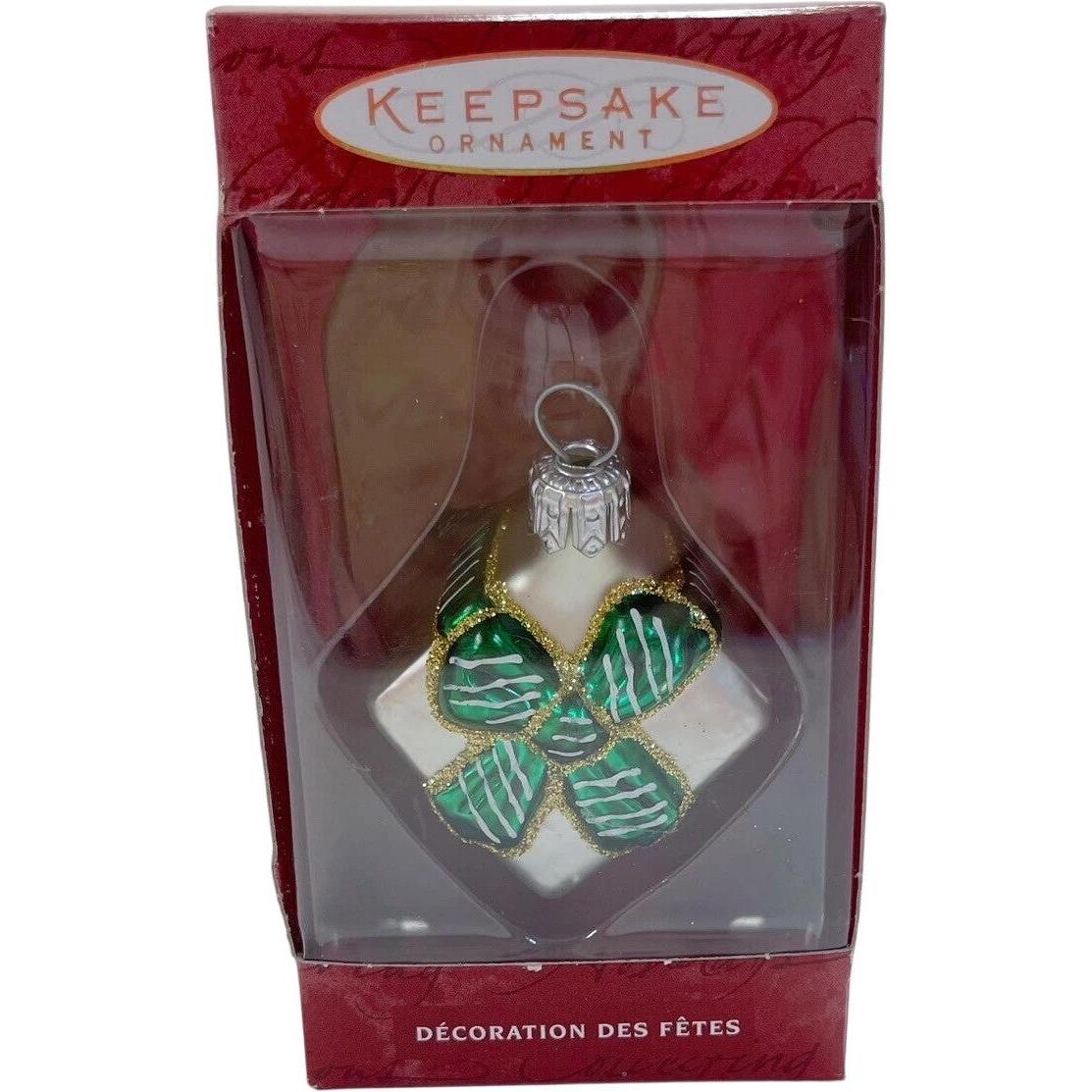 2000 Li'l Gift - Green Bow Hallmark Ornament (Blown Glass) QBG4344