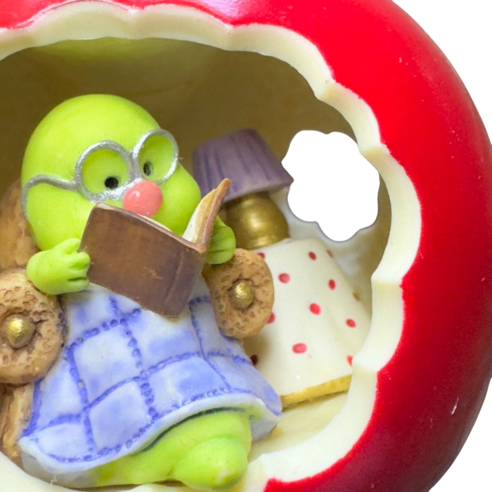 2000 A Reader to the Core Hallmark Ornament (Apple & Bookworm) QX6974