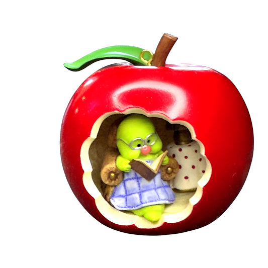 2000 A Reader to the Core Hallmark Ornament (Apple & Bookworm) QX6974