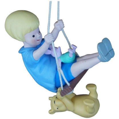 2000 A Swing With Friends Hallmark Ornament (Classic Pooh Collection) QEO8414