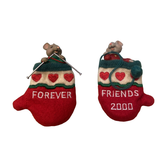 2000 Close-Knit Friends Hallmark Ornament (Friendship Set) QX8204 Image1