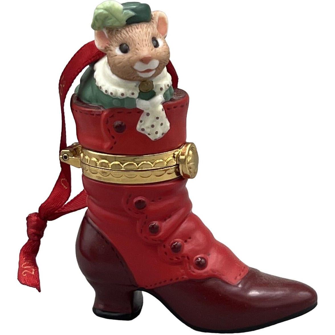 2000 Fashion Afoot #1 Hallmark Ornament (Fashion Afoot) QX8341