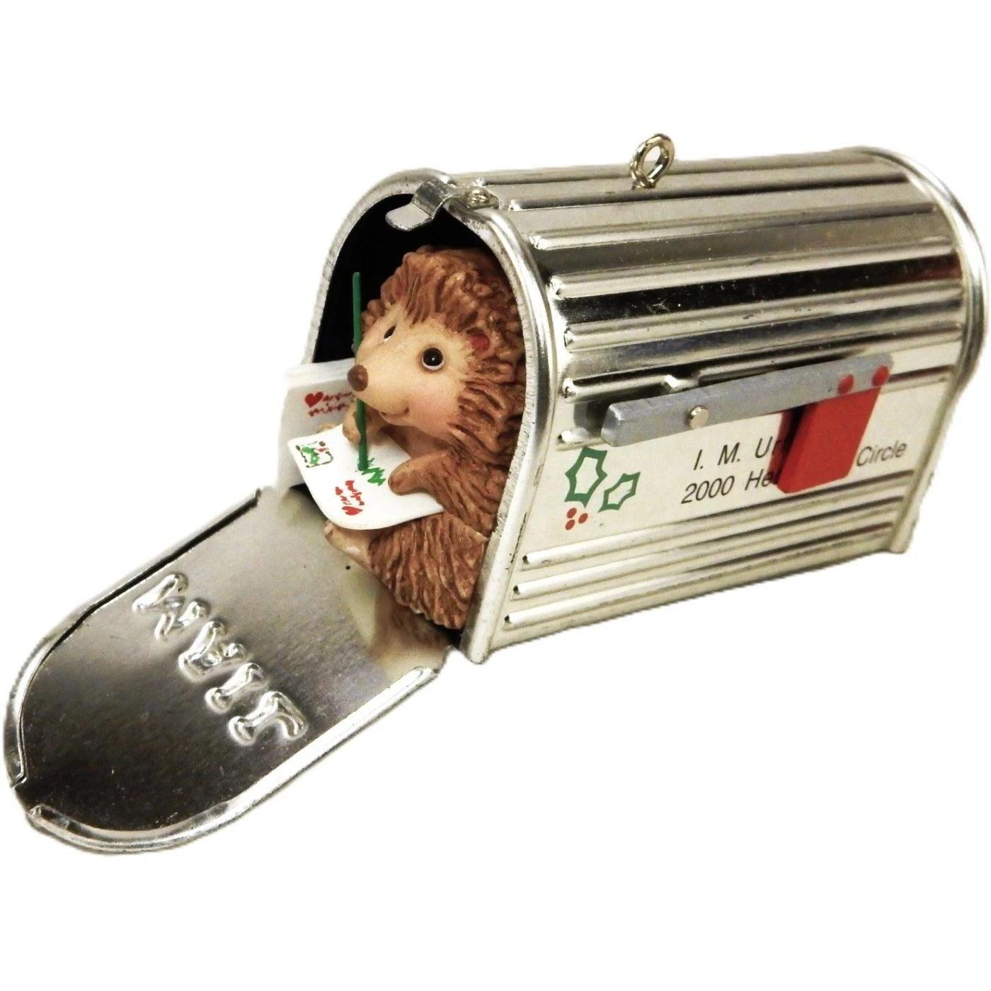 2000 Friendly Greeting Hallmark Ornament (Hedgehog) QX8174