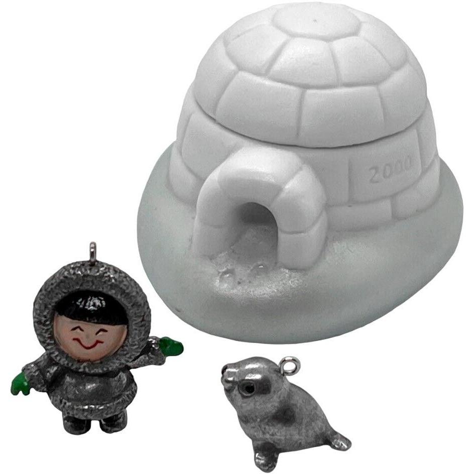 2000 Frosty Friends Igloo Hallmark Ornament (Frosty Friends) QX8524