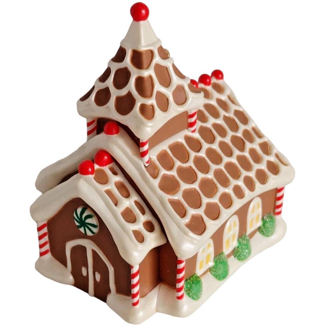 2000 Gingerbread Church Hallmark Ornament (Gingerbread) QX8244