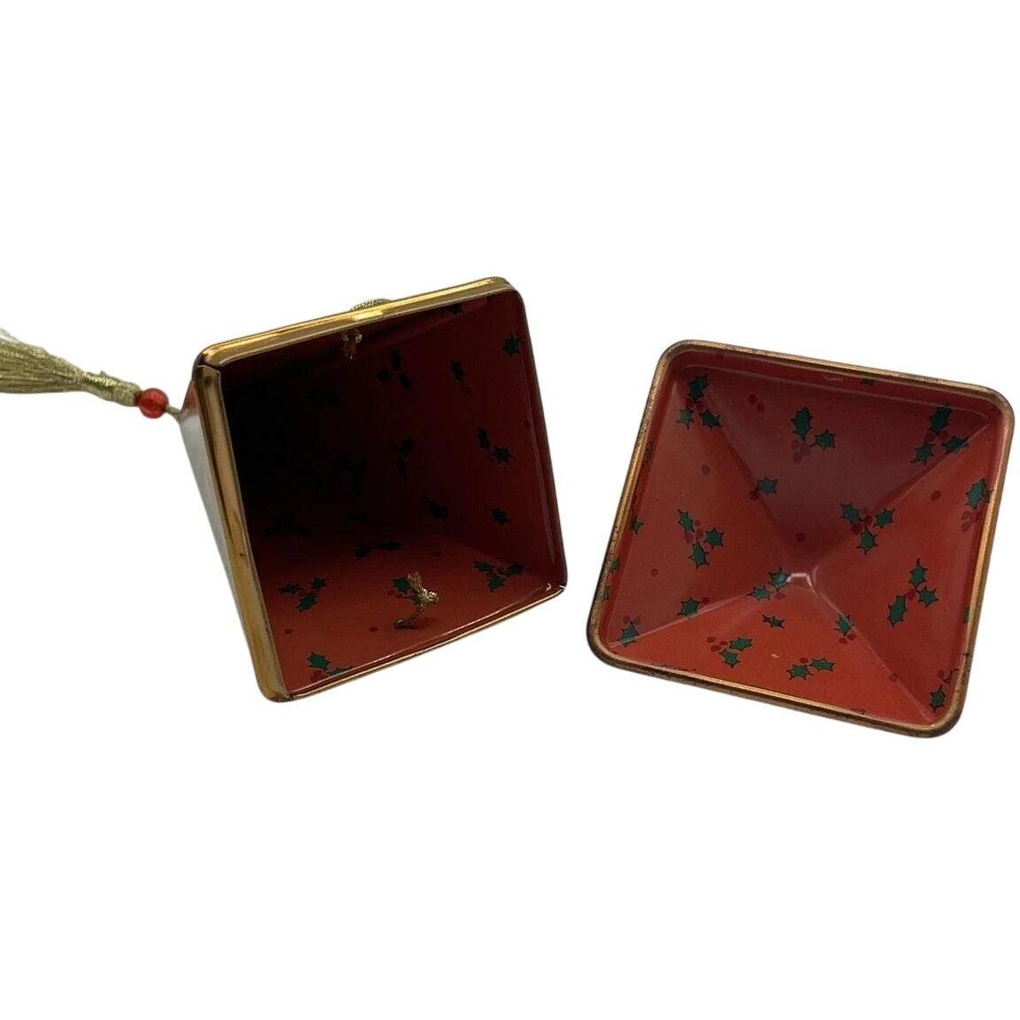 2000 of Christmas Hallmark Ornament (Time Capsule) QX8264