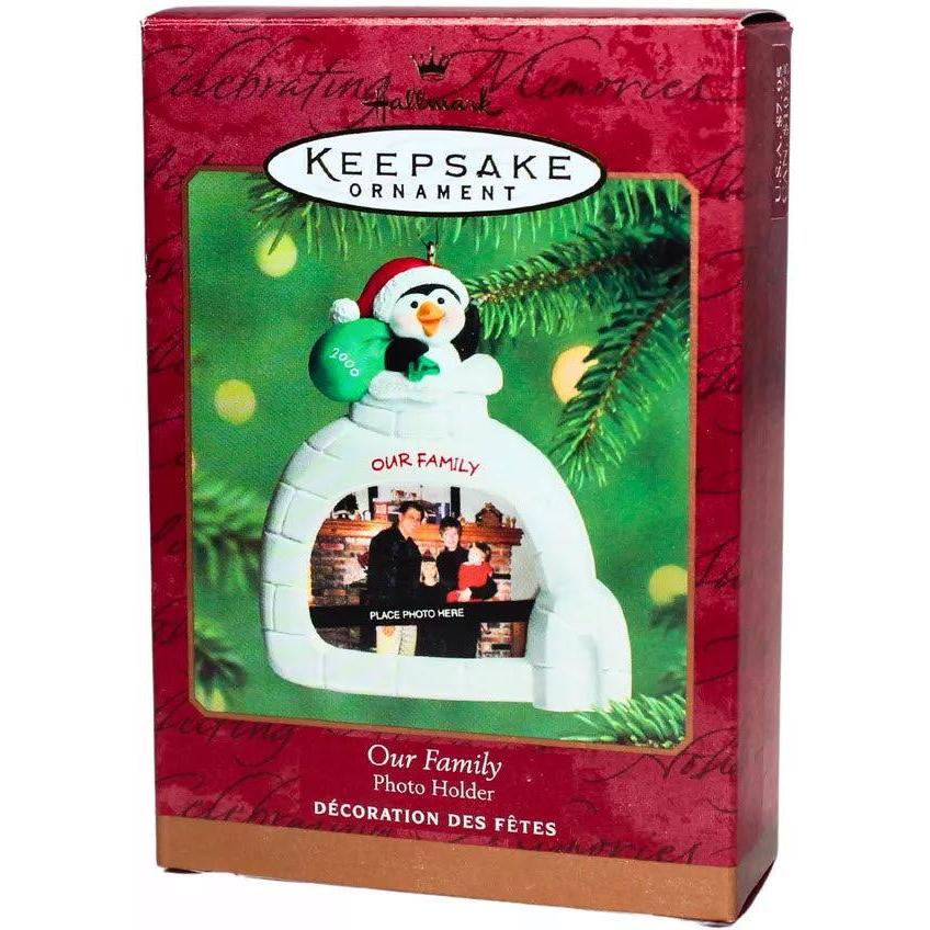 2000 Our Family Hallmark Ornament (Photo Holder) QX8211