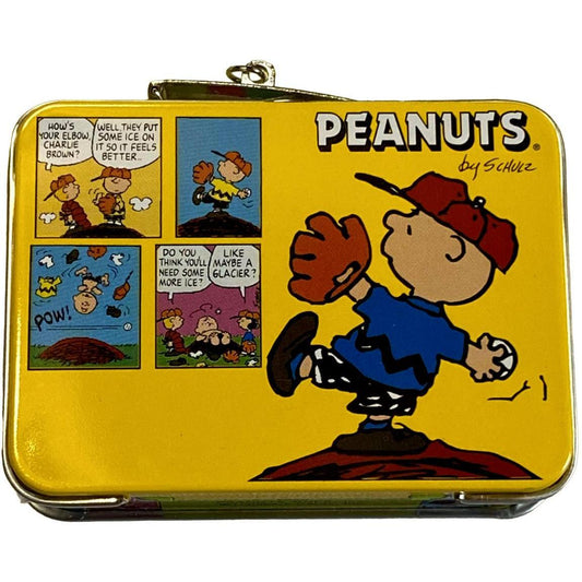 2000 Peanuts Hallmark Ornament (Lunch Box) QEO8444