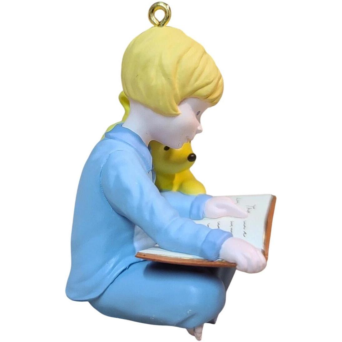 2000 Story Time With Pooh Hallmark Ornament (Winnie the Pooh) QXD4024