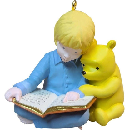 2000 Story Time With Pooh Hallmark Ornament (Winnie the Pooh) QXD4024