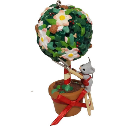 2000 Tending Her Topiary Hallmark Ornament (Mouse) QX8004