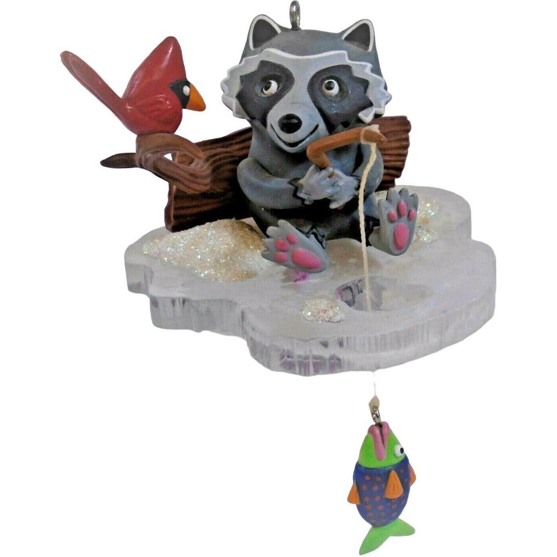 2000 The Fishing Hole Hallmark Ornament (Fishing) QX6984