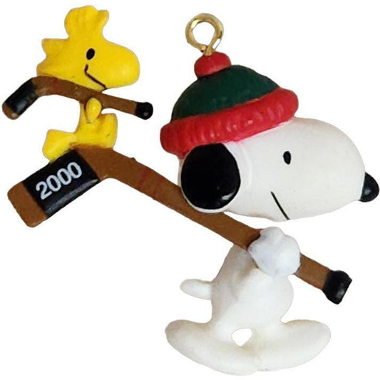 2000 Winter Fun with Snoopy Hallmark Ornament (Winter Fun with Snoopy) QXM5324