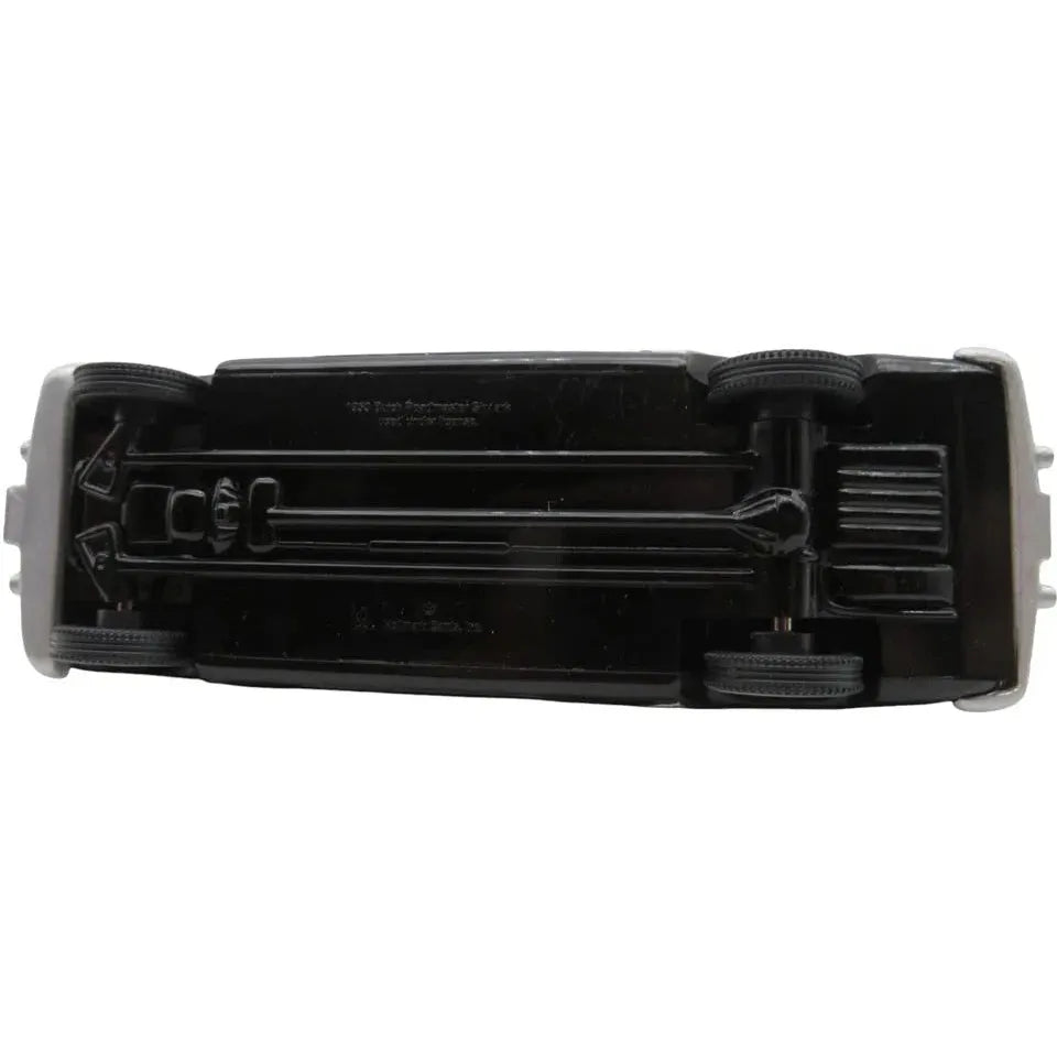 2001 Hallmark Ornament (1953) Buick Roadmaster Skylark Hallmark Ornament (Classic American Cars) QX6872