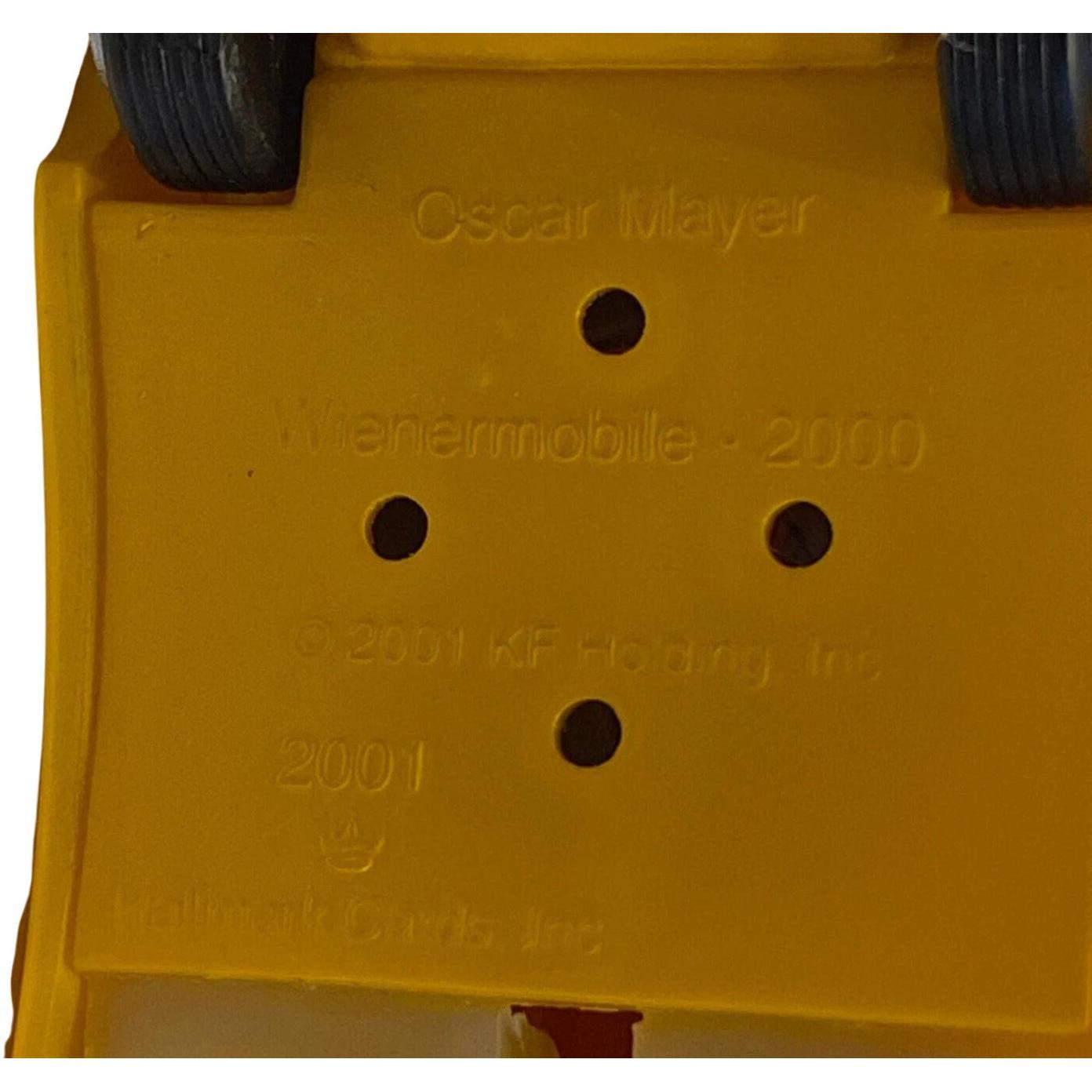 2001 Hallmark Ornament (2000) Oscar Mayer Wienermobile Hallmark Ornament (Oscar Mayer Wienermobile) QX6935