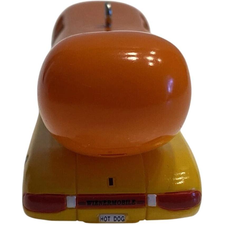 2001 Hallmark Ornament (2000) Oscar Mayer Wienermobile Hallmark Ornament (Oscar Mayer Wienermobile) QX6935