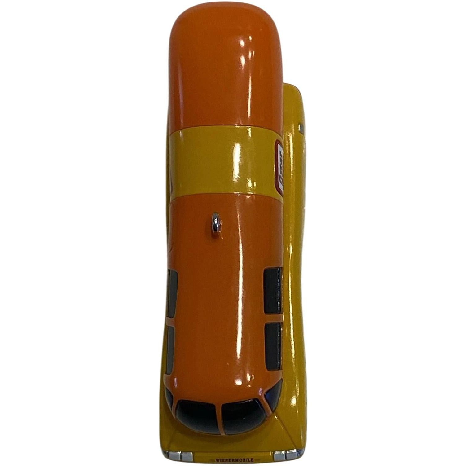 2001 Hallmark Ornament (2000) Oscar Mayer Wienermobile Hallmark Ornament (Oscar Mayer Wienermobile) QX6935