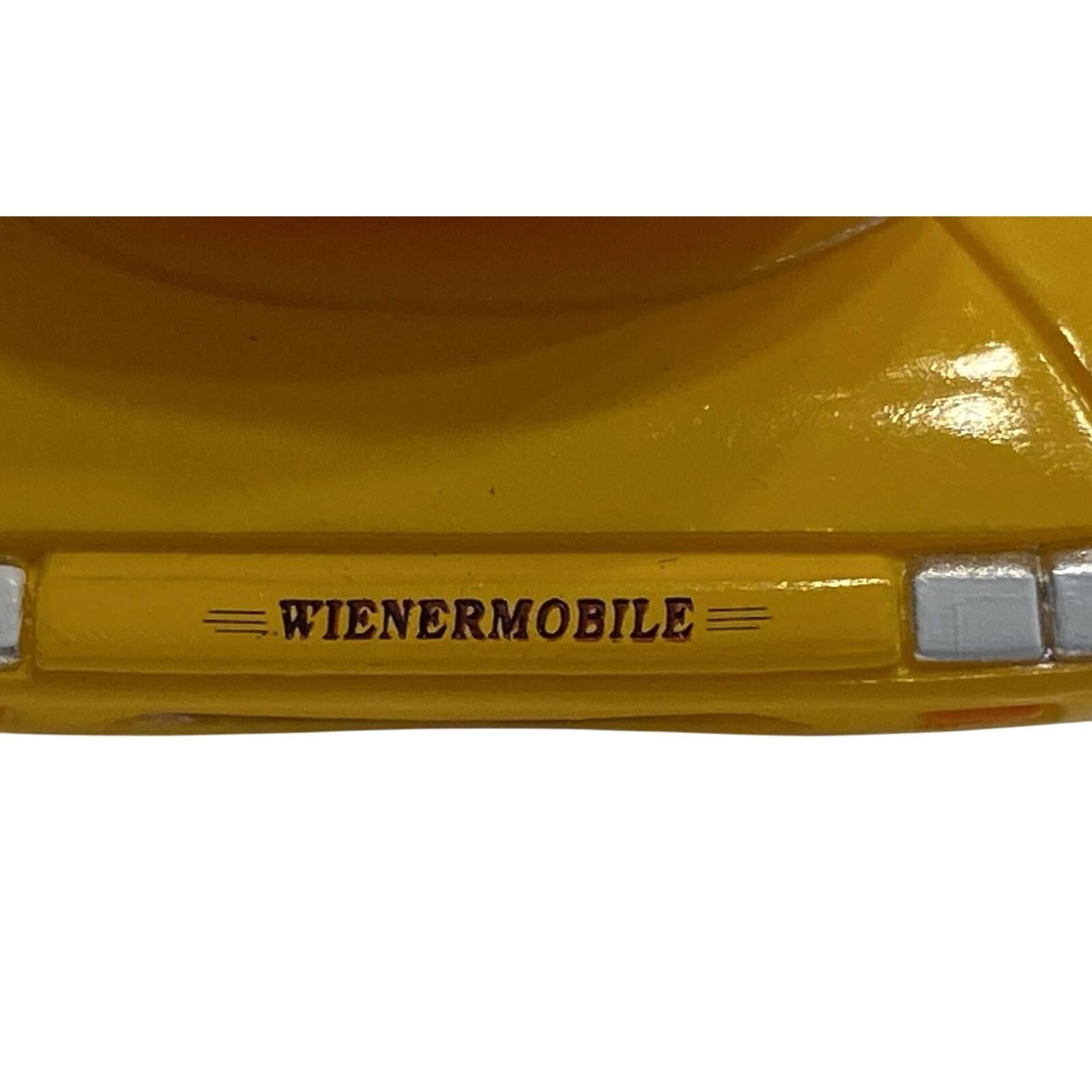 2001 Hallmark Ornament (2000) Oscar Mayer Wienermobile Hallmark Ornament (Oscar Mayer Wienermobile) QX6935