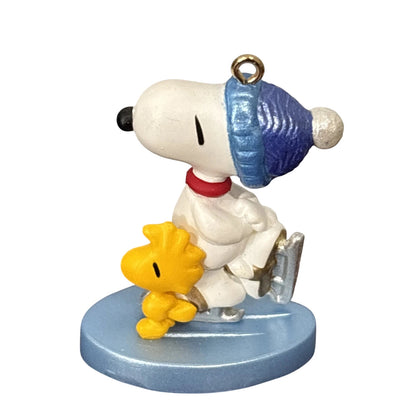 2001 Winter Fun with Snoopy Hallmark Ornament (Winter Fun with Snoopy) QXM5262
