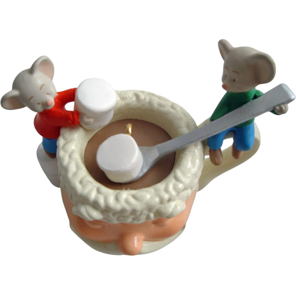 2001 A Cup of Friendship Hallmark Ornament (Mice) QX8472