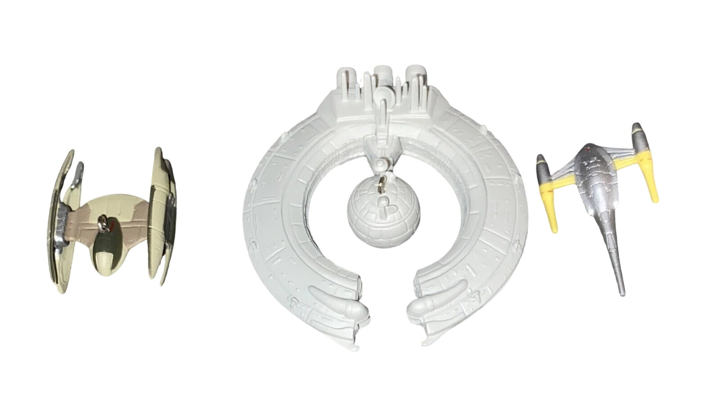 2001 Battle of Naboo Hallmark Ornament (Star Wars) QXM5212