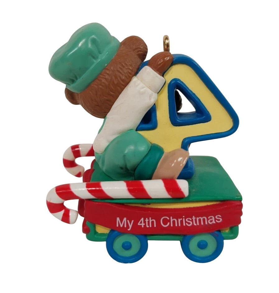 2001 Child's Fourth Christmas Hallmark Ornament (Child's Age Collection) QX8343