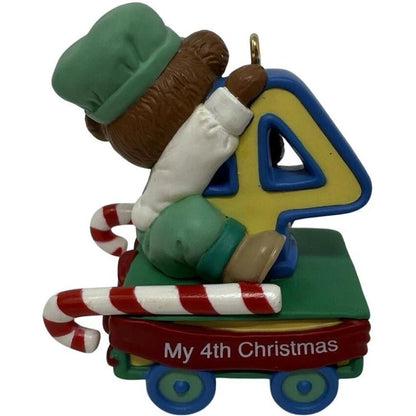 2001 Child's Fourth Christmas Hallmark Ornament (Child's Age Collection) QXG4532