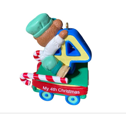 2001 Child's Fourth Christmas Hallmark Ornament (Child's Age Collection) QXG8709