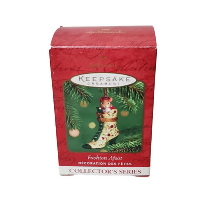 2001 Fashion Afoot #2 Hallmark Ornament (Fashion Afoot) QX8105