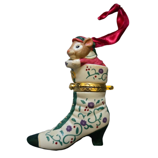 2001 Fashion Afoot #2 Hallmark Ornament (Fashion Afoot) QX8105 Image1
