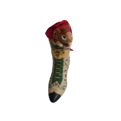 2001 Fashion Afoot #2 Hallmark Ornament (Fashion Afoot) QX8105 Image4