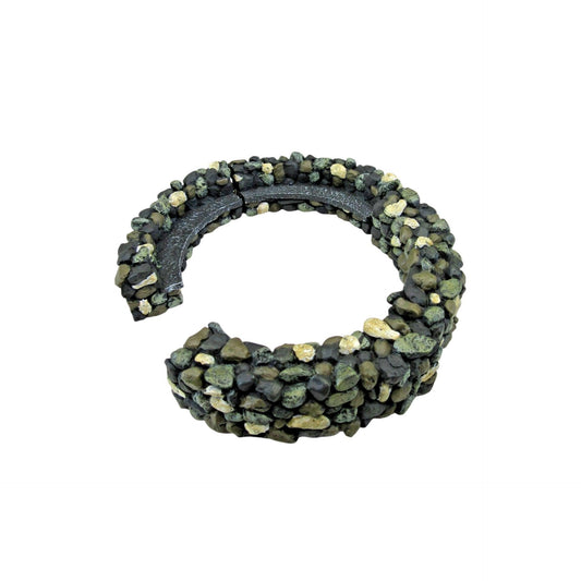 2001 “Fieldstone Curved Wall/Bench Set of 4” Village Accessories Series – Department 56 53009 Image1