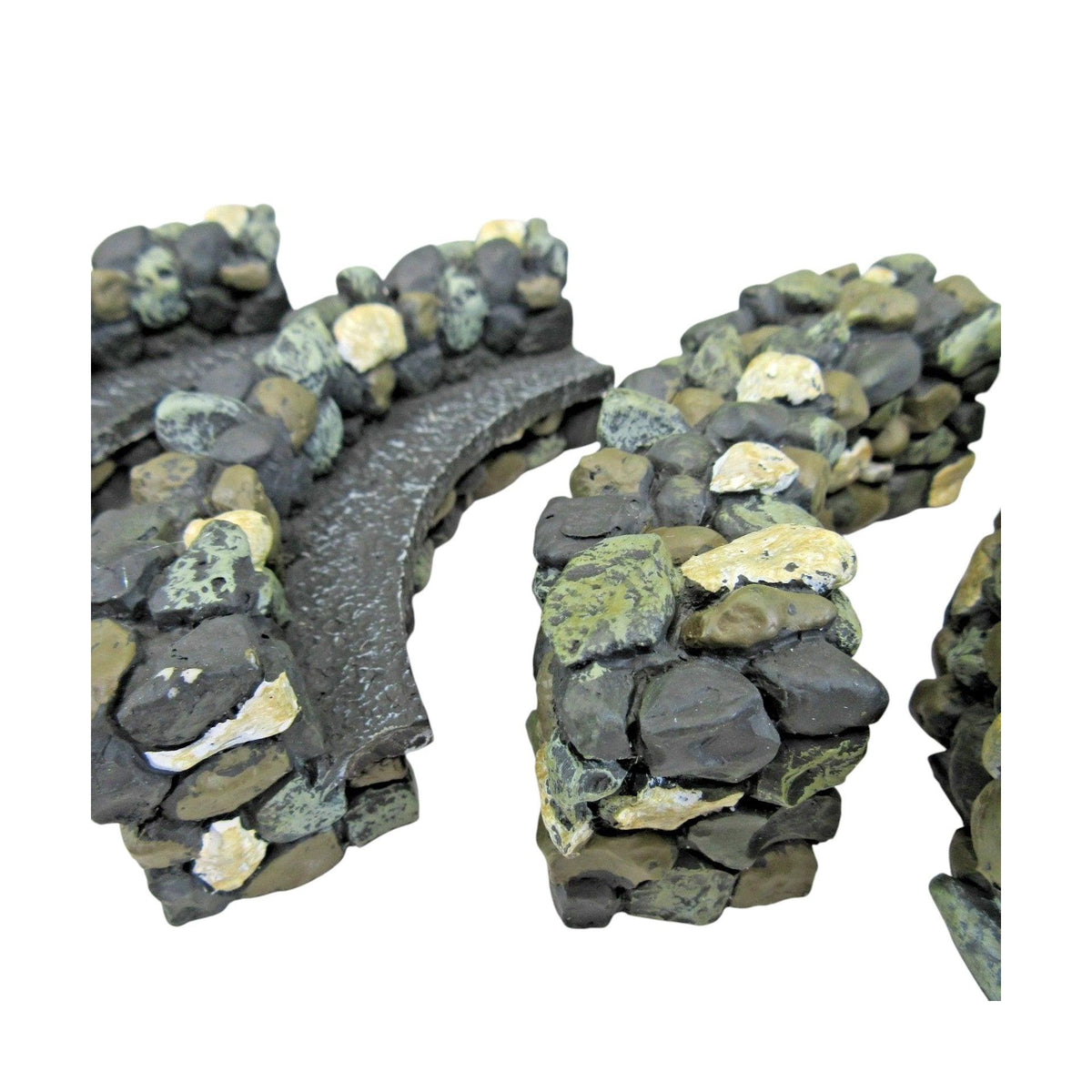 2001 “Fieldstone Curved Wall/Bench Set of 4” Village Accessories Series – Department 56 53009 Image3