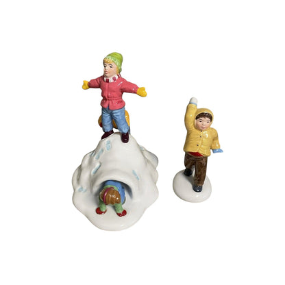 2001 Fun in the Snow Set of 2 – The Original Snow Village Department 56 #55125 Image4