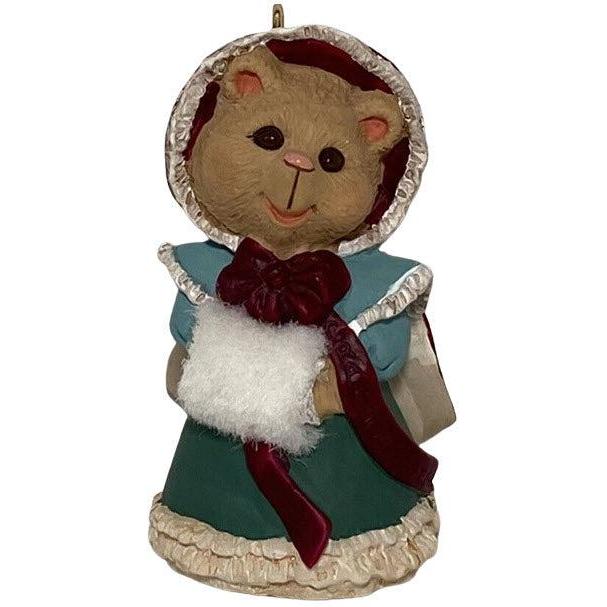 2001 GrandDaughter Hallmark Ornament (GrandDaughter) QX8435