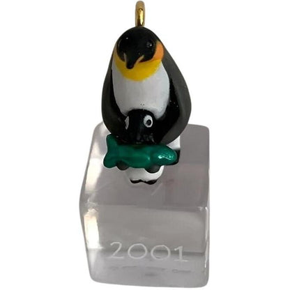 2001 Ice Block Buddies Hallmark Ornament (Ice Block Buddies) QXM5295