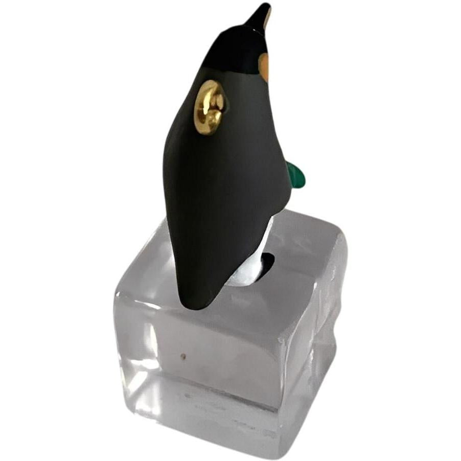 2001 Ice Block Buddies Hallmark Ornament (Ice Block Buddies) QXM5295