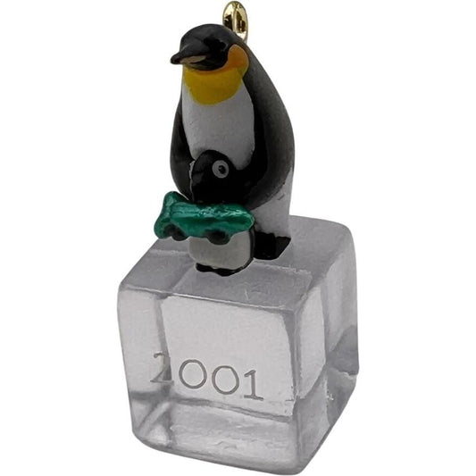 2001 Ice Block Buddies Hallmark Ornament (Ice Block Buddies) QXM5295