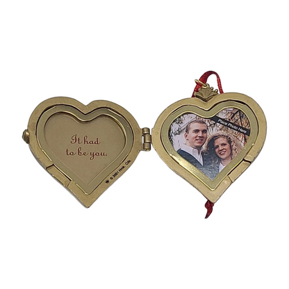 2001 It Had to be You Hallmark Ornament (Photo Holder) QX2815 Image1