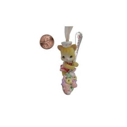 2001 Love is the Best Medicine Carlton Cards Ornaments (Nurse) CXOR-065W Image3
