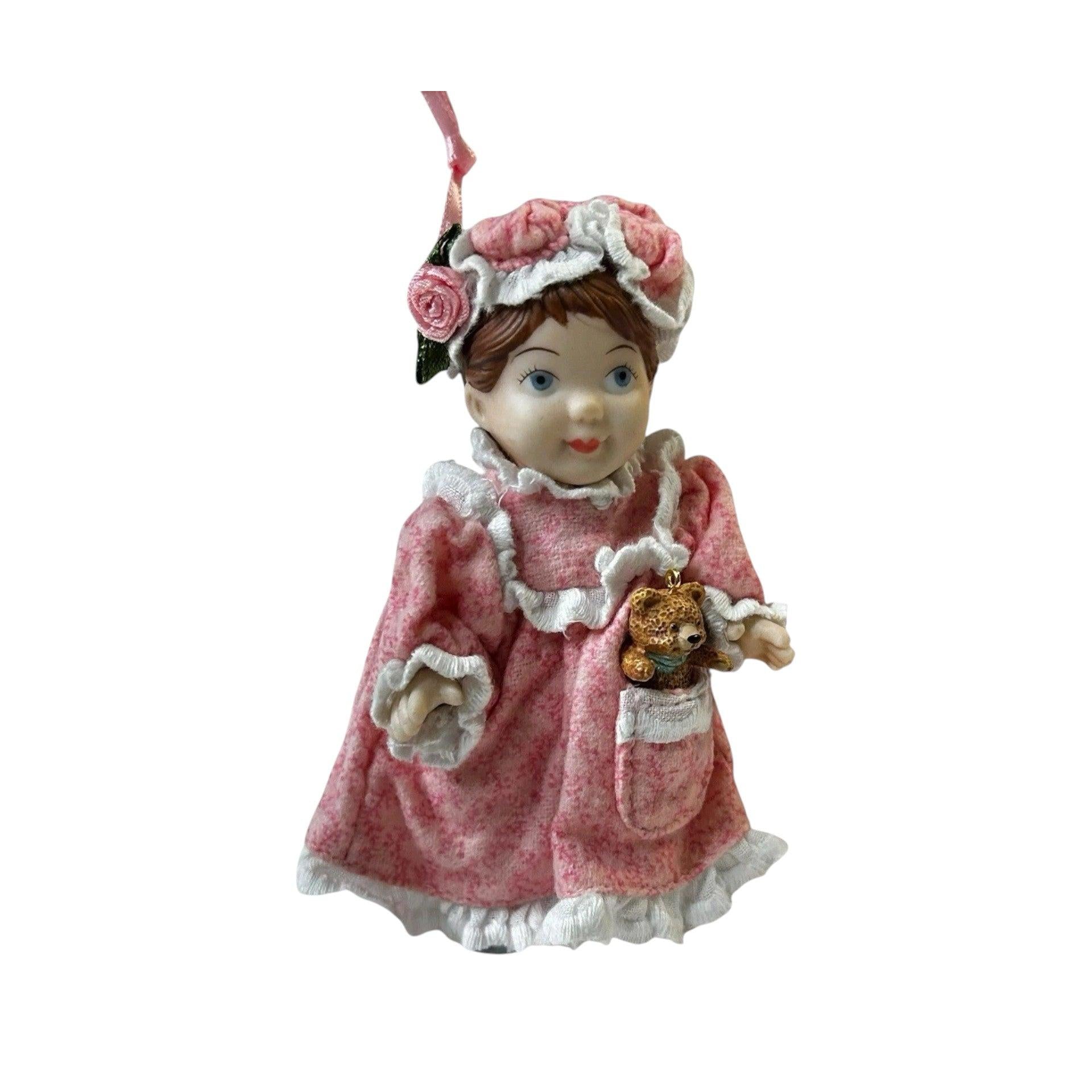 2001 Mistletoe Miss Hallmark Ornament (Mistletoe Miss) QX8092 Image4