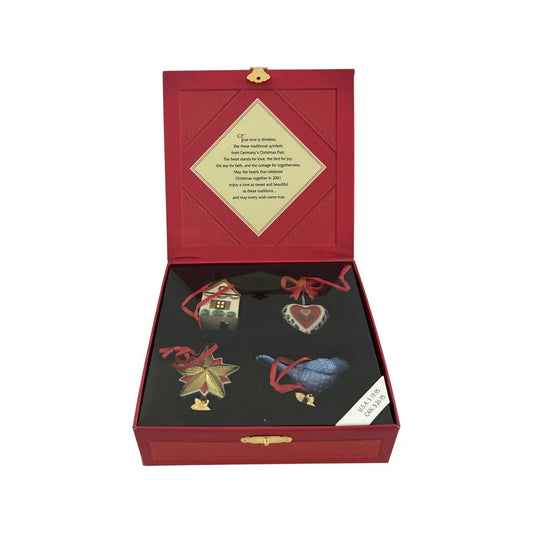 2001 Our Christmas Together Hallmark Ornament (Bird) QX8412 Image1
