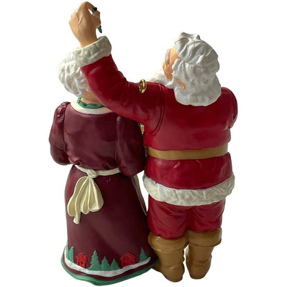 2001 Santa Cneaks a Sweet Hallmark Ornament (Cooking for Christmas) QX8862
